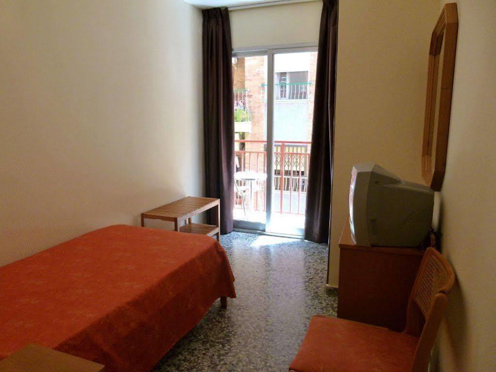 Hotel Celymar Benidorm Bagian luar foto