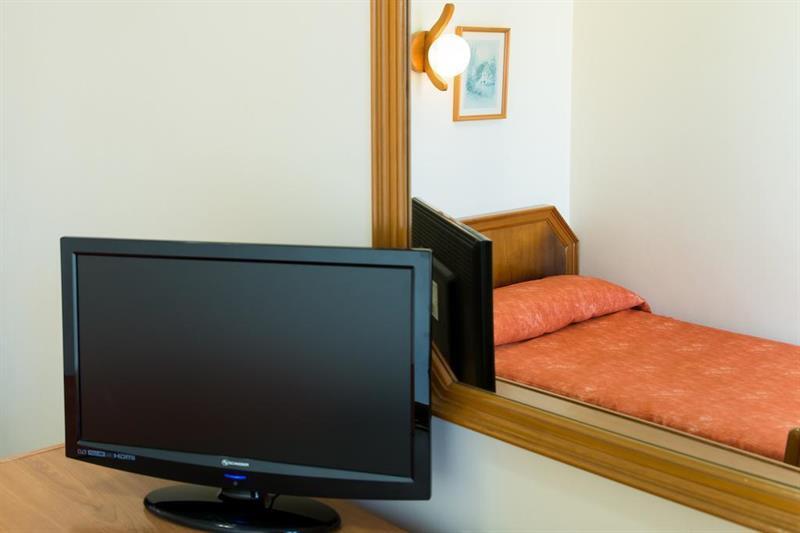 Hotel Celymar Benidorm Bagian luar foto