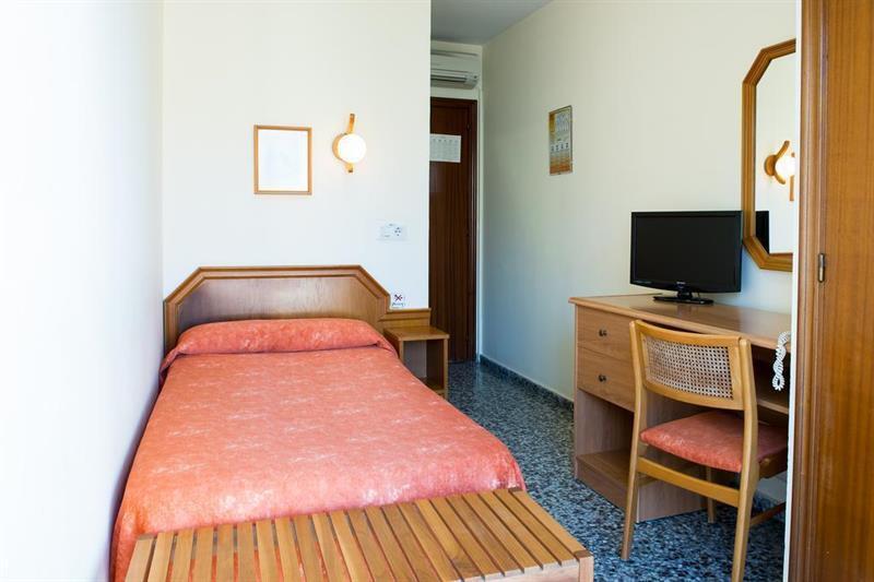 Hotel Celymar Benidorm Bagian luar foto